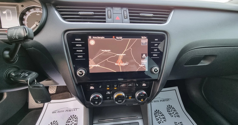 Skoda Octavia cena 49900 przebieg: 248000, rok produkcji 2018 z Biłgoraj małe 407